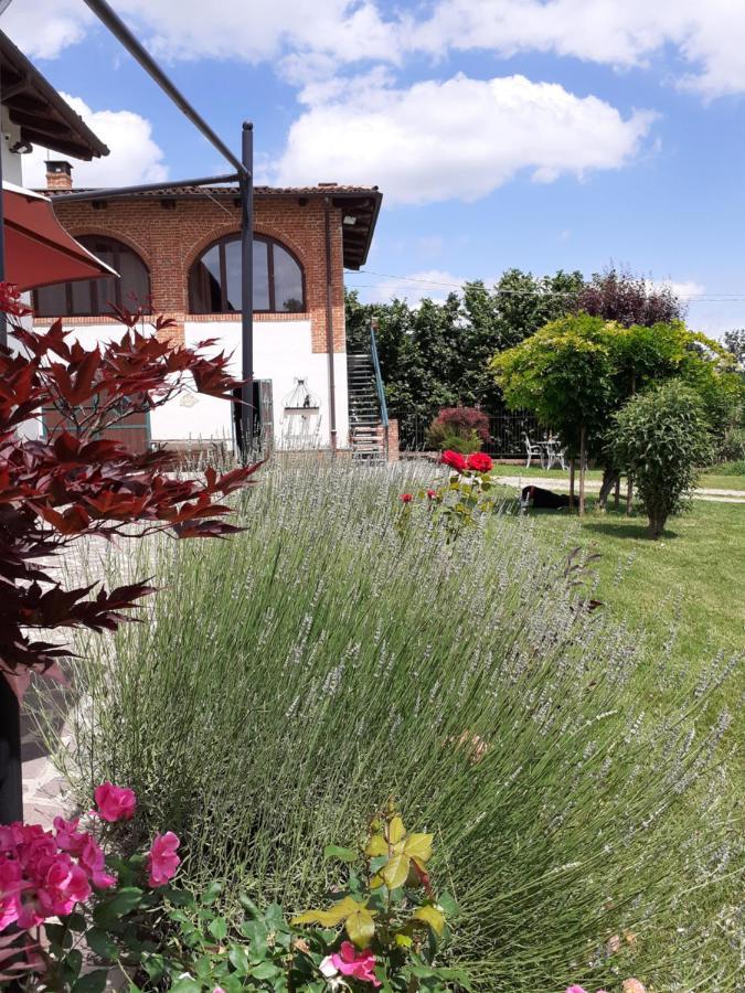 Апартаменти Cascina Volpona Case Bruciate Екстер'єр фото